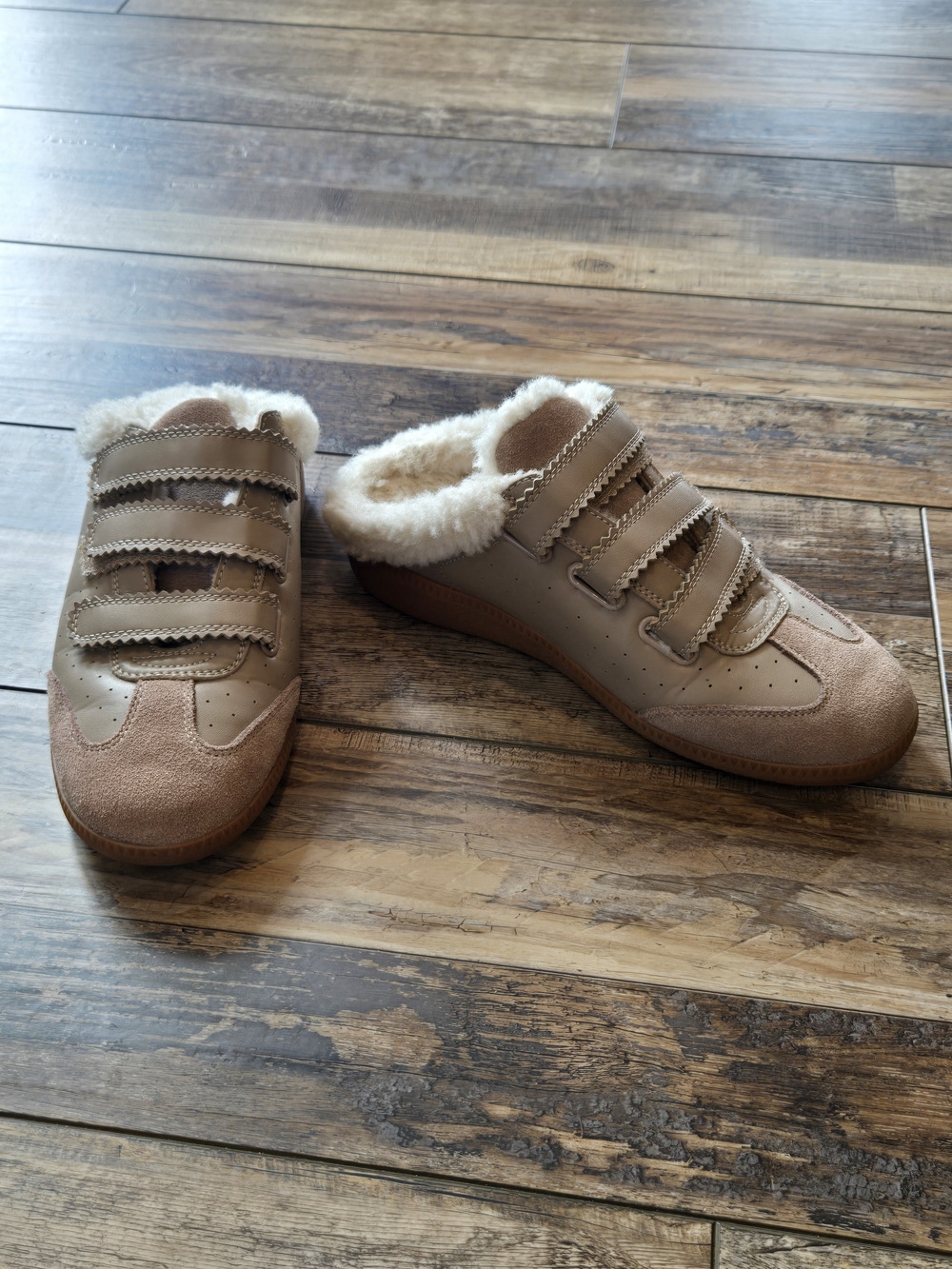 Steve Madden Memento-F Fur Lined Strap Mule Sneakers Size 7.5 Tan Suede Gorpcore